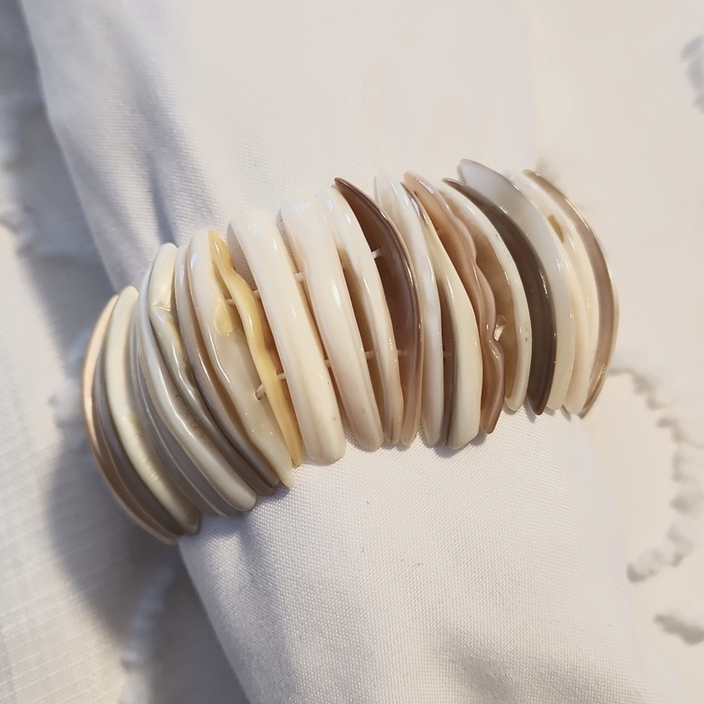 Beachy shell bracelet